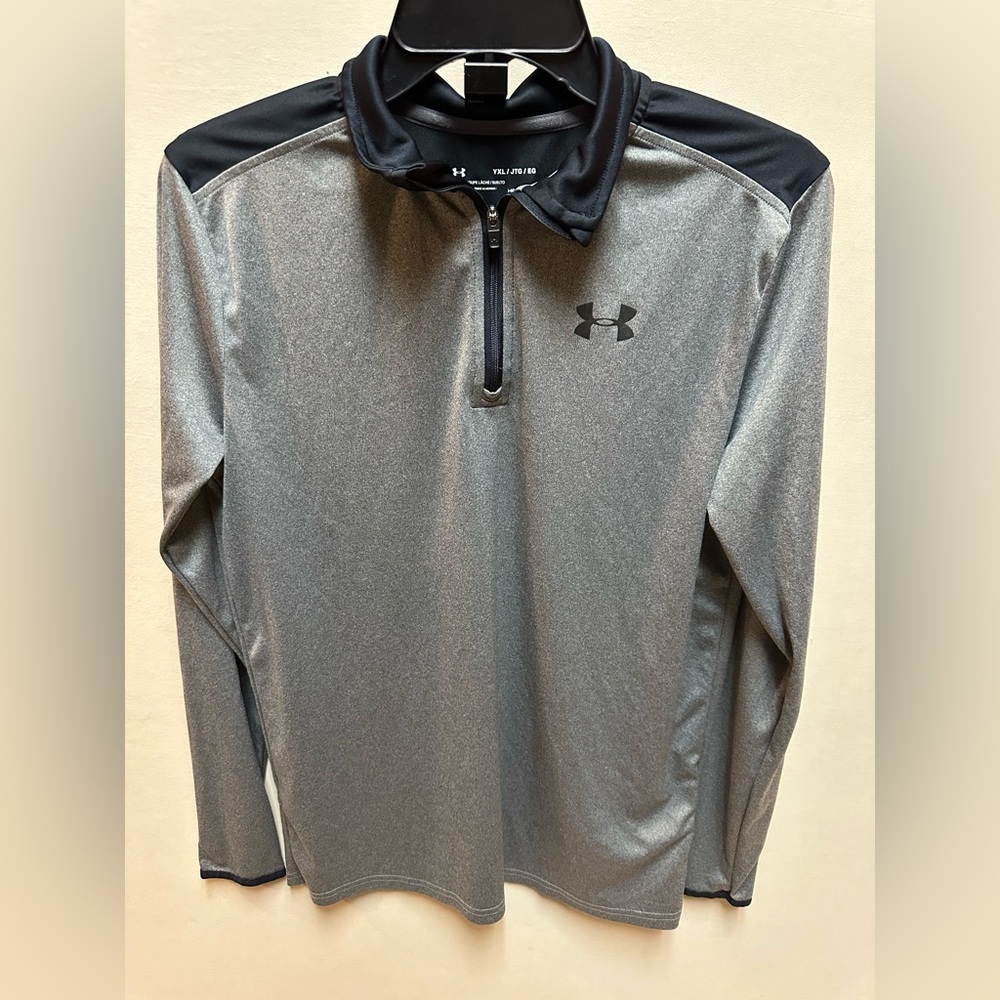 Under Armour YOUTH XL Gray and Black 1/4 zip